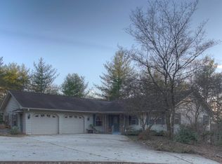 715 Crooked Creek Conn, Young Harris, GA 30582
