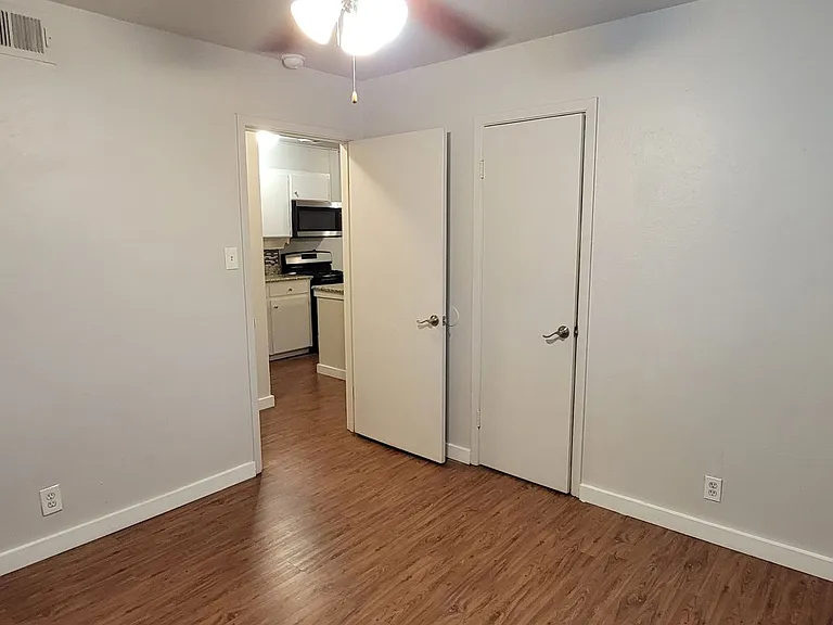 2428 Louise St #2505 — Photo 47
