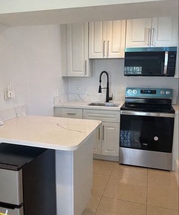 2nd image of 23434 Sylvan St #B