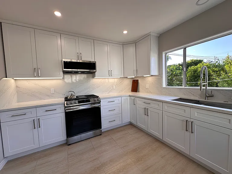 Tiara St — Photo 26