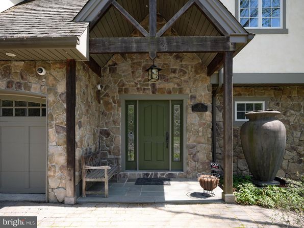 30 Bridge Four Ln, Pipersville, PA 18947