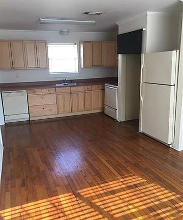5th image of 303 W Hickory St #B