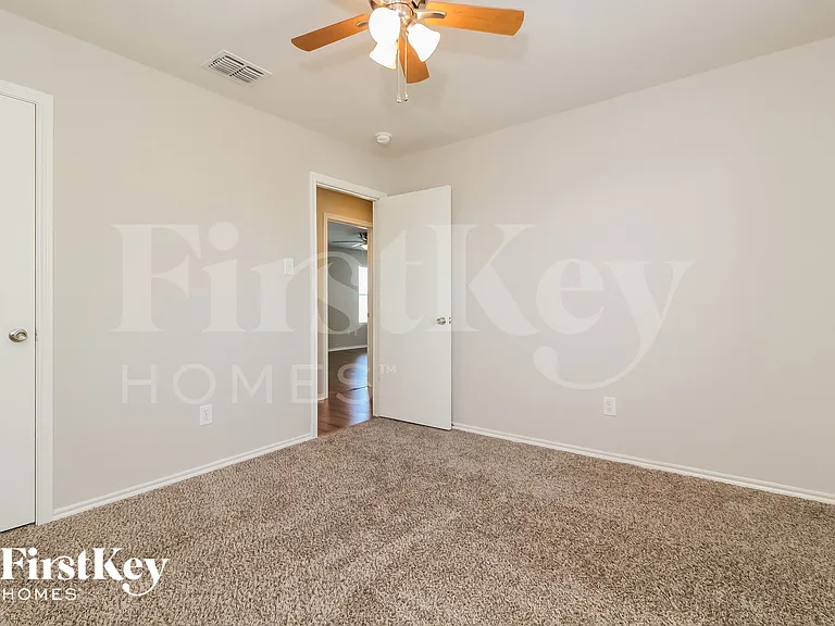 2809 Spencer Cir — Photo 11