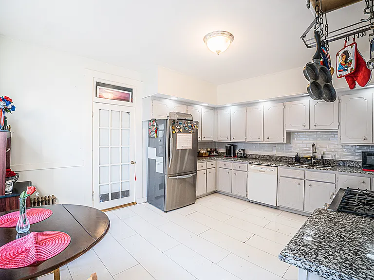 21 Wenham St #2 — Photo 11