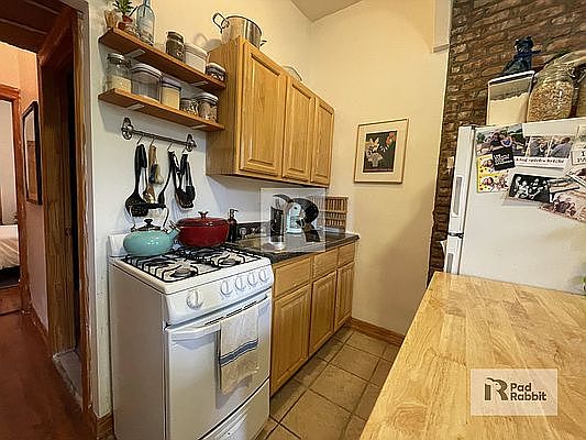5th image of 805 Saint Johns Pl #2F