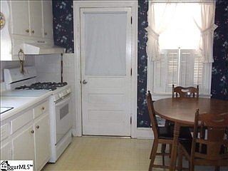 5th image of 104 Linda Ln