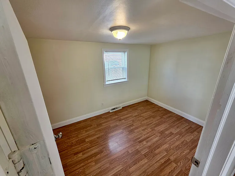 25 Rosalie St #A — Photo 8