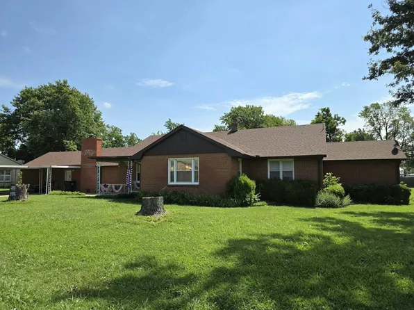582 S Curtis St, Welch, OK 74369