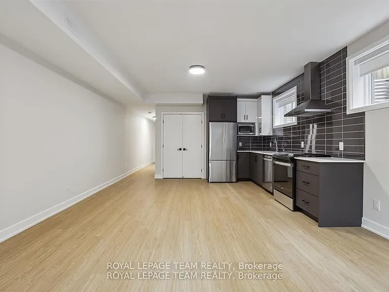 47 Grosvenor Ave #1 — Photo 5