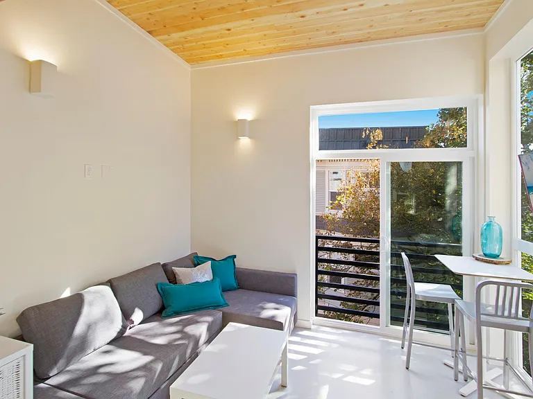 611 E Howell St #303 — Photo 10