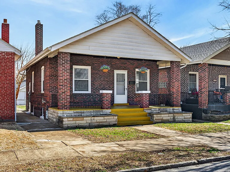 2230 Richert Pl — Photo 2