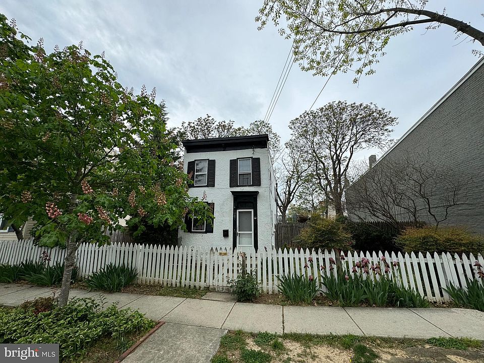 2nd image of 1007 Oronoco St