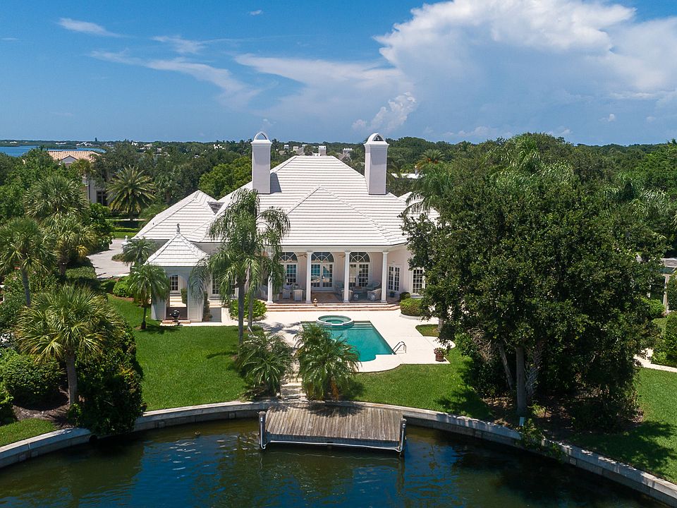 1st image of 320 Palmetto Point