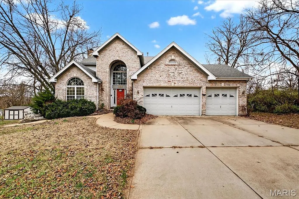 433 Spears St photo 1