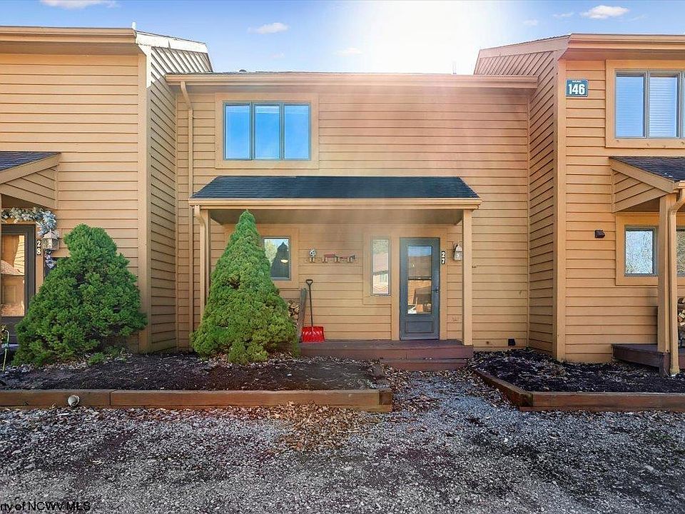 1st image of 27 Deerfield Vlg #27