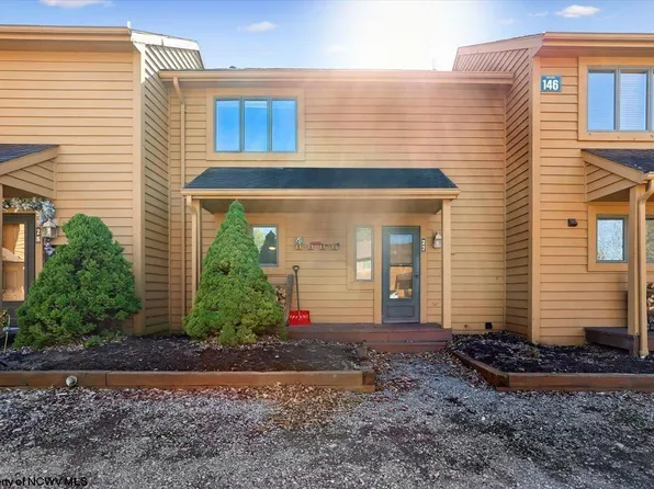 27 Deerfield Vlg #27, Davis, WV 26260