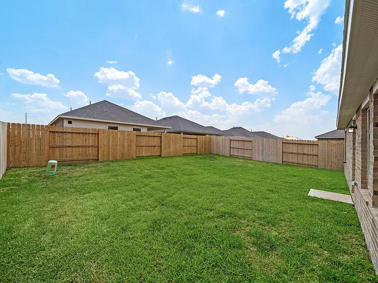 1524 Twilight Green Dr — Photo 18