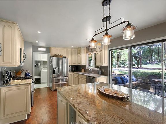 4th image of 22 Wax Myrtle Ln