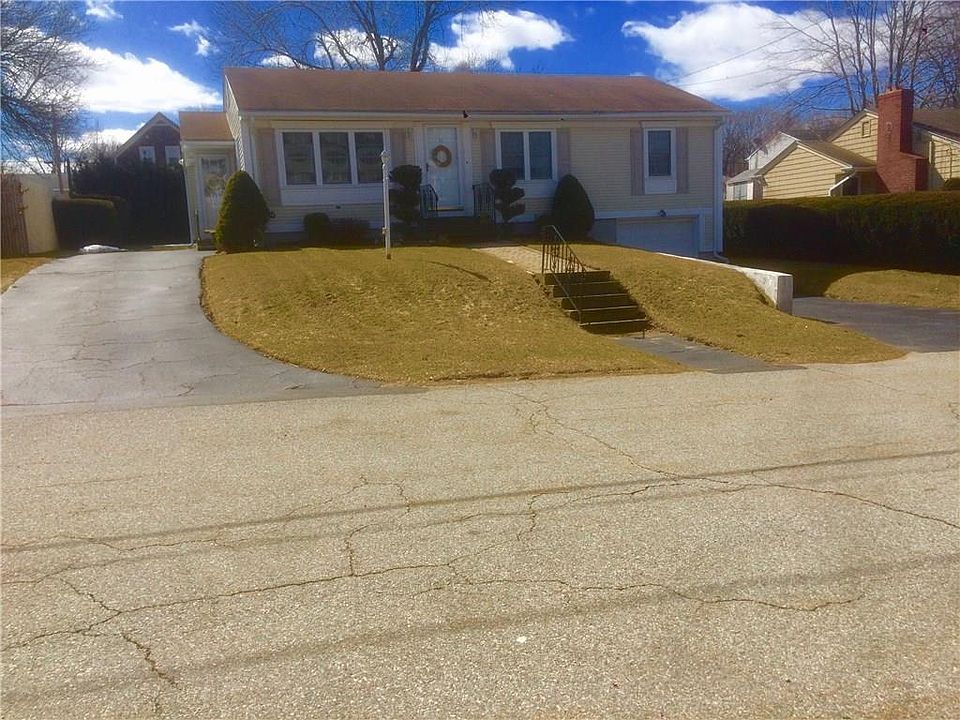 1st image of 11 Chedell Ave