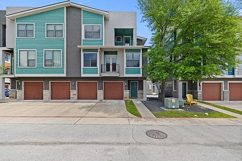 1504 Lorraine Loop #B Photo 1