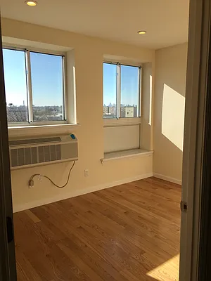 Rented by Q52 LLC | media 4