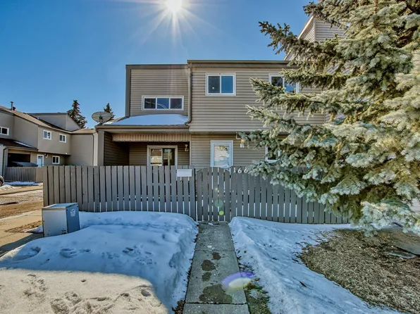 1660 Lakewood Rd S, Edmonton, AB T6K 3Y1