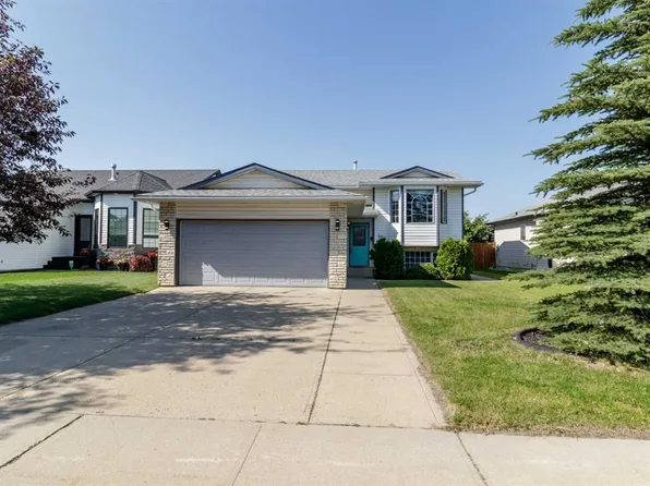 10 S Kingston Dr, Red Deer, AB T4P 3P9