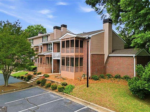 3rd image of 270 Quail Run