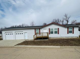 103 4th Ave NE, Crosby, ND 58730