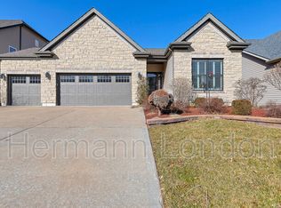185 Berry Manor Cir, Saint Peters, MO 63376