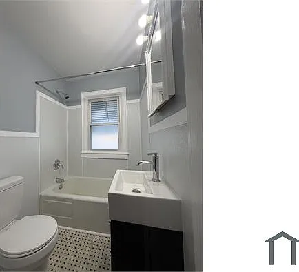 1439 S 32nd St — Photo 2