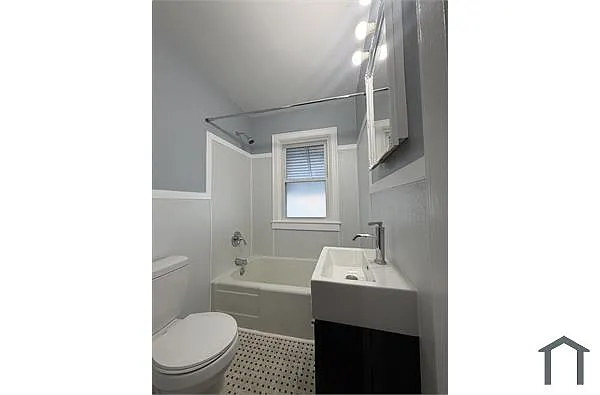 Building Photo - 1439 S 32nd St
