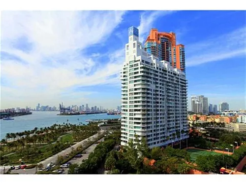 400 S Pointe Dr Photo 1