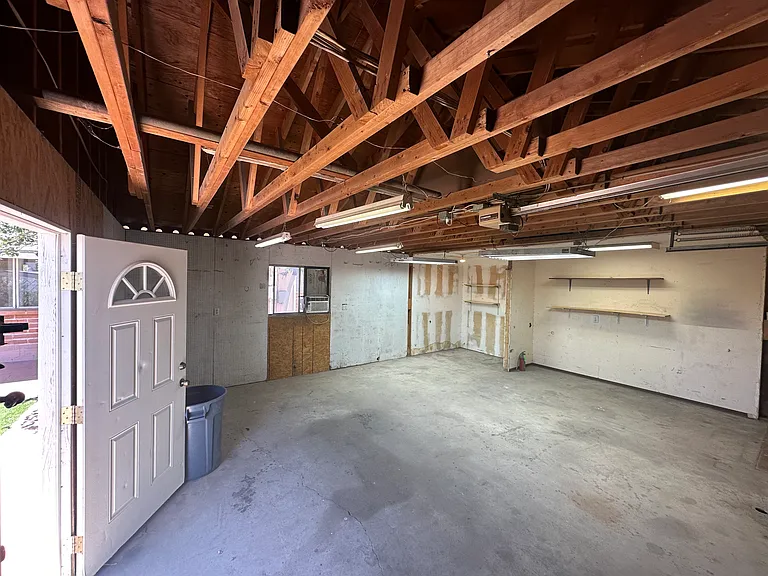 7301 E 31st St — Photo 50