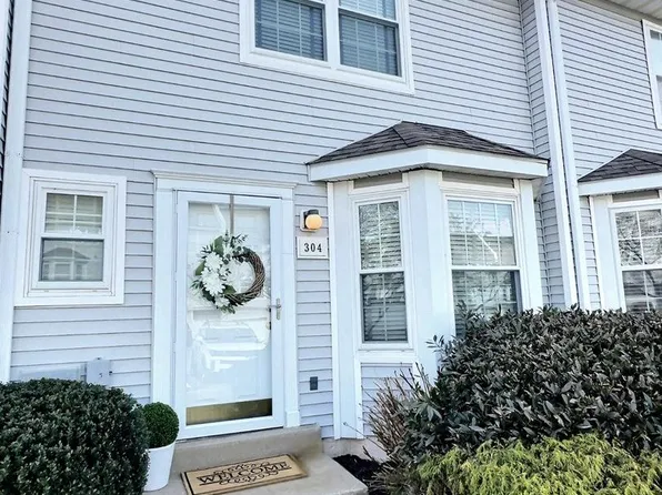 304 Huntington Ct #62, West Chester, PA 19380