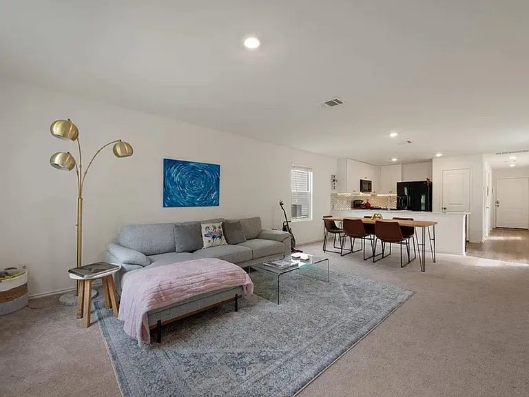 68 Trinity Cir — Photo 1