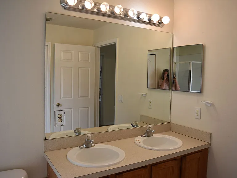 334 Bordeaux Ave NE — Photo 15
