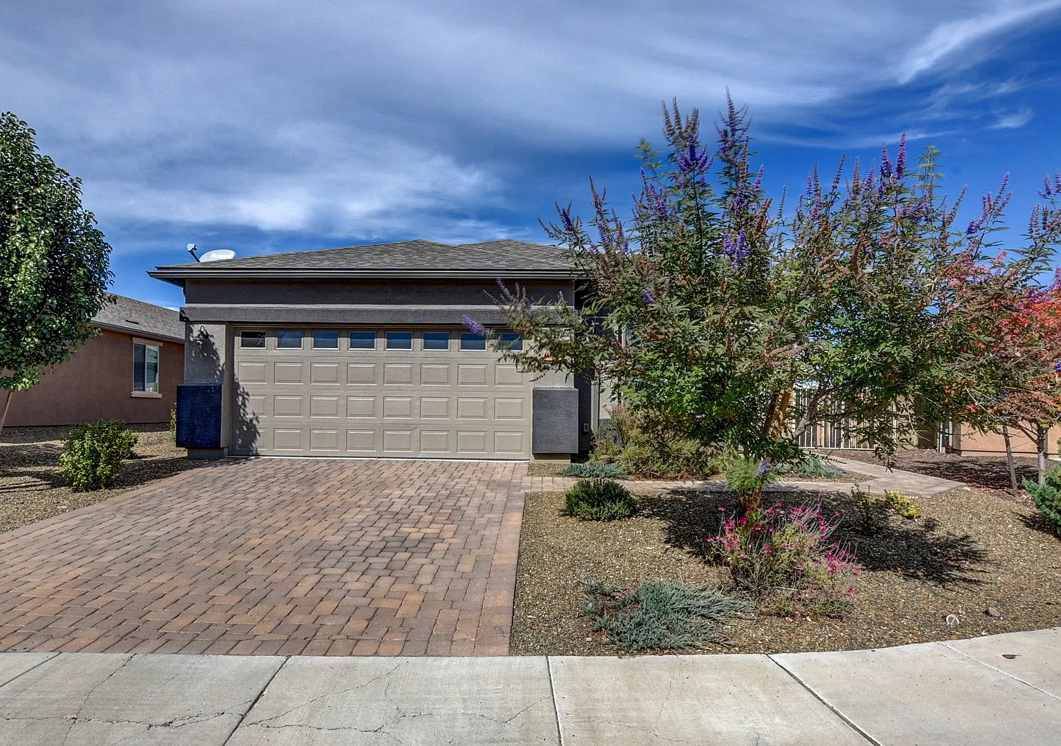 3 Bedroom + Den For Rent In Pronghorn Ranch! — Photo 1