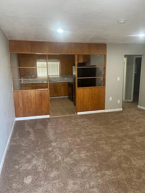 Eaton Terrace Apartments — Photo 3