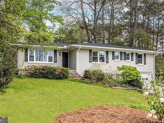 2nd image of 709 Park Ln