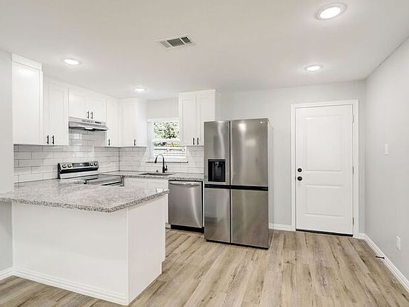 3rd image of 1107 Valerie Ave