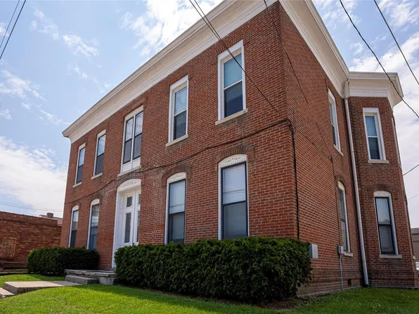 27 N Church St, Belleville, IL 62220
