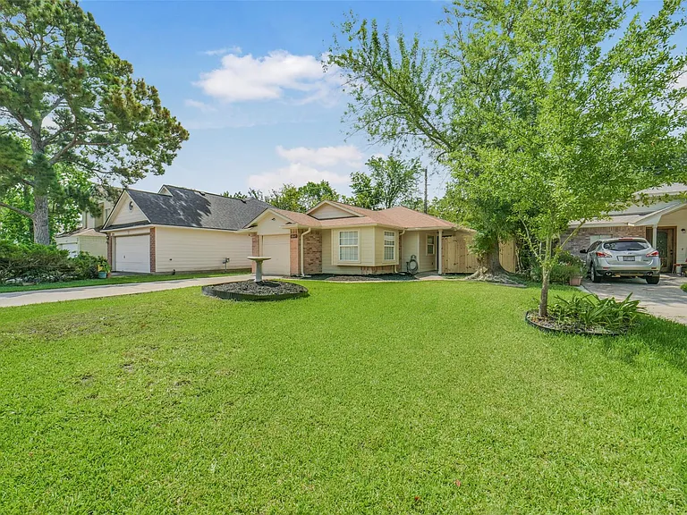 18147 Dinner Creek Dr — Photo 2