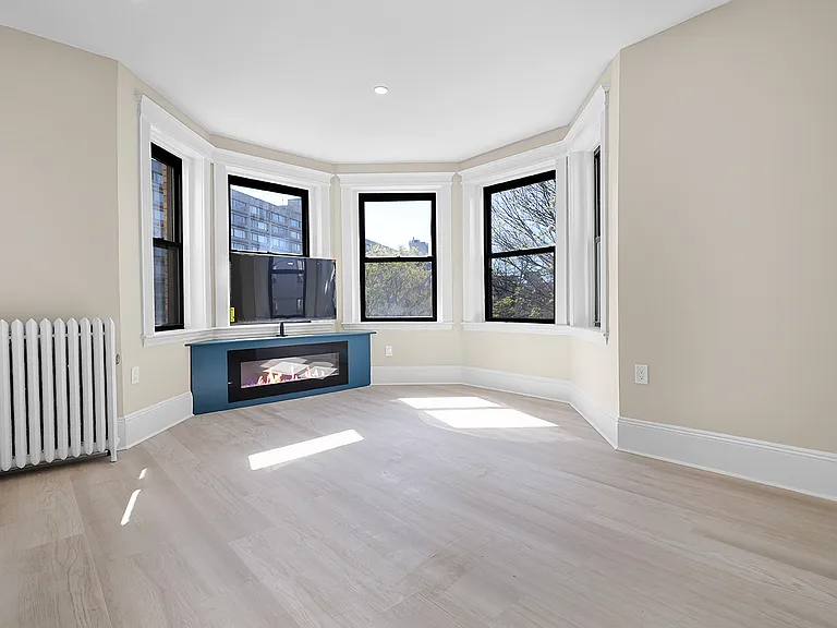 Waldorf Lofts — Photo 4