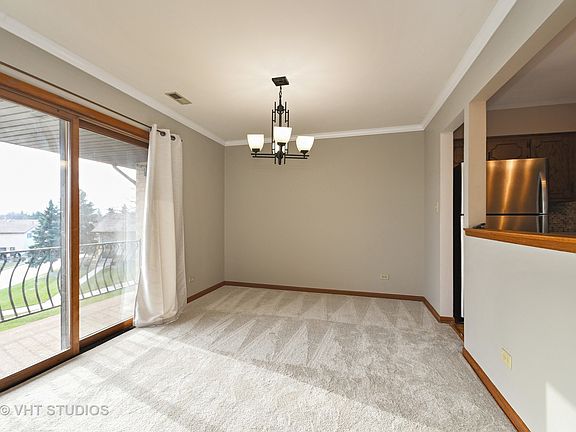 4th image of 15140 Evergreen Dr APT 3C