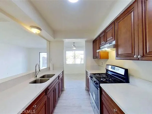 11321 Parkgreen Ln #102, Garden Grove, CA 92843