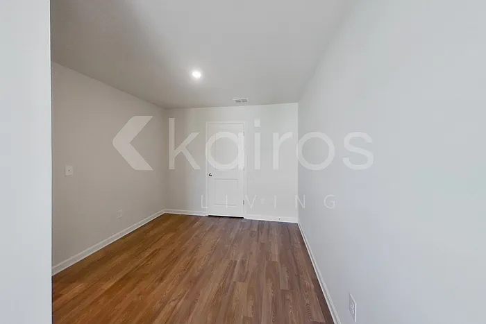 325 Ironwood Ct — Photo 14