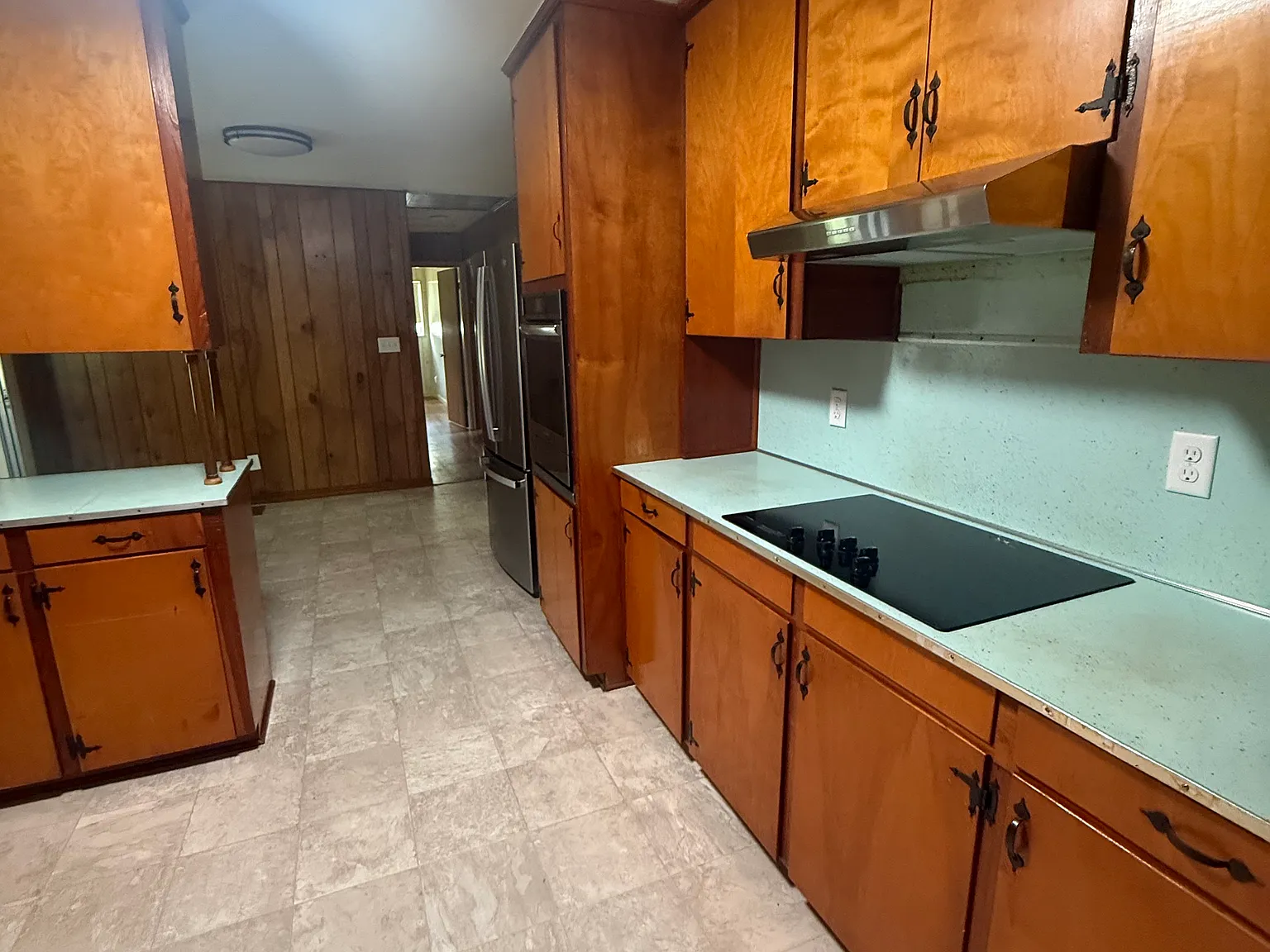 3 bed, 1.5 bath, 1350 sqft, $1,900 — Photo 4