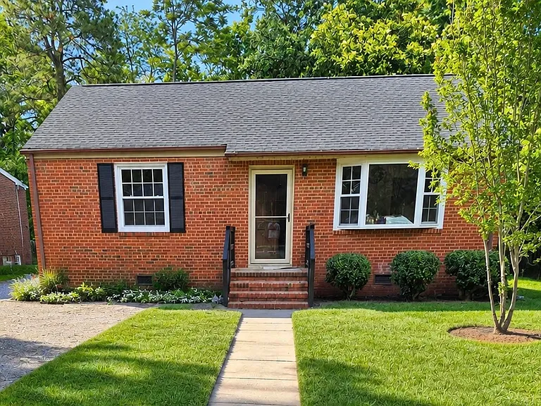7515 Wentworth Ave — Photo 1