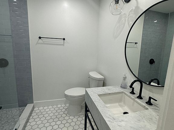 5th image of 1405 Curlew Ave APT 2